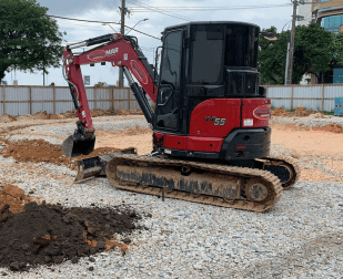Mini escavadeira Guindaste Florianópolis em obra